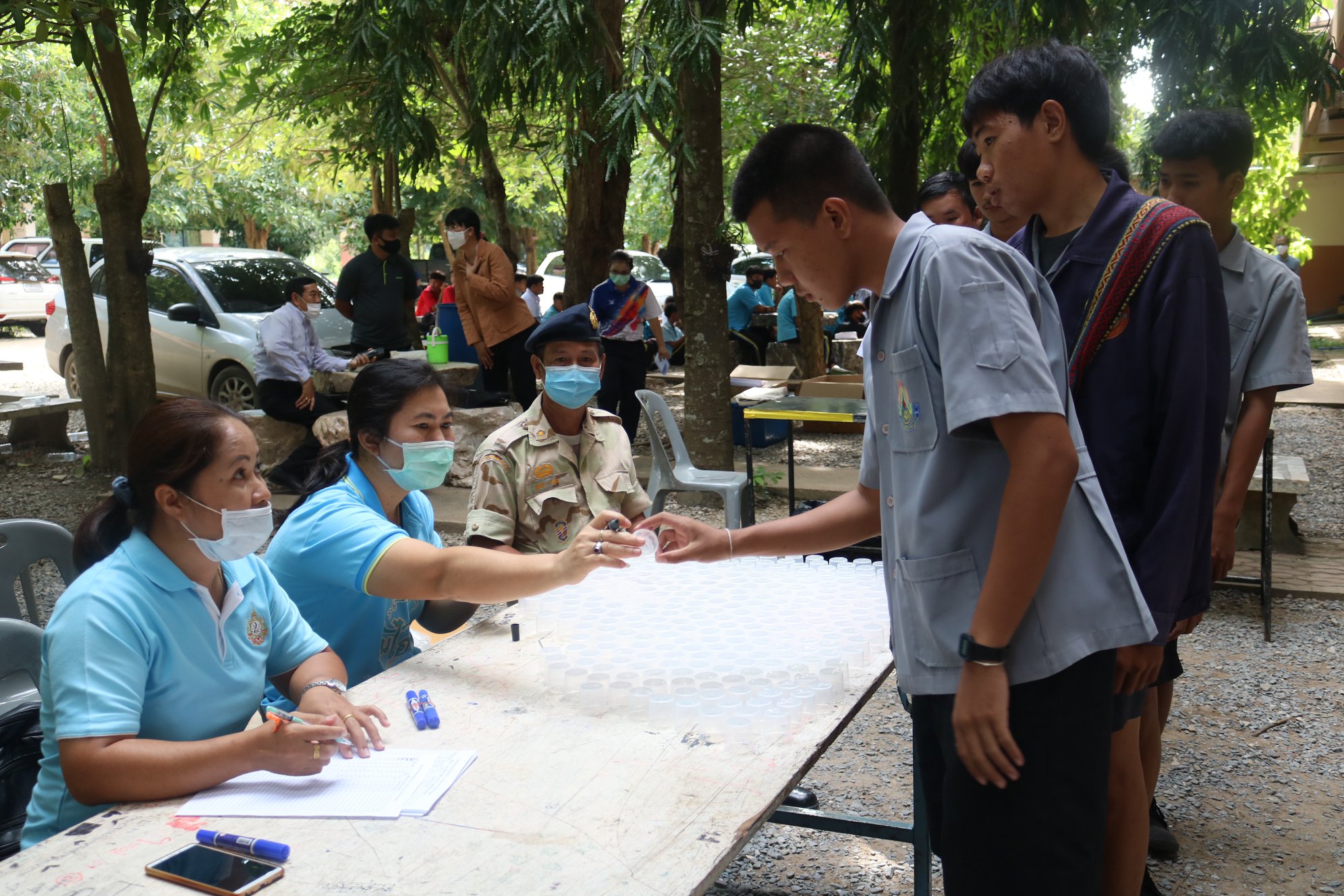 ตรวจหาสารเสพติด งานป้องกันแก้ไขปัญหายาเสพติดโรงเรียนสิริราชอนุสรณ์