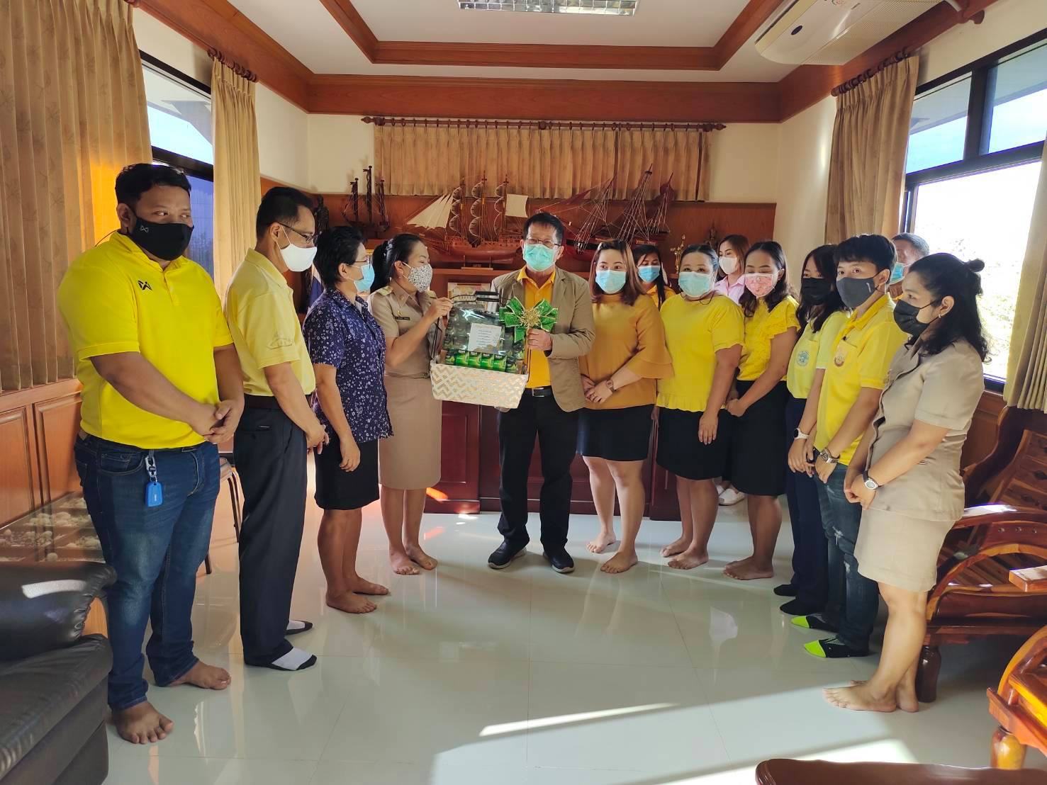 อวยพรปีใหม่ นายไพโรจน์  เที่ยงธรรม ประธานคณะกรรมการสถานศึกษาขั้นพื้นฐาน โรงเรียนสิริราชอนุสรณ์