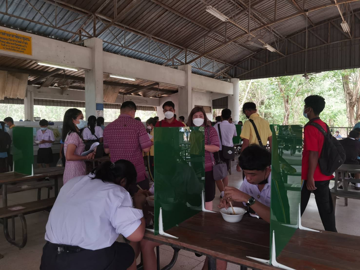การตรวจติดตามการจัดอาหารกลางวันให้ได้ตามมาตรฐานการสุขาภิบาลอาหารกลางวันในโรงเรียน จากองค์การบริหารส่วนจังหวัดสระแก้ว